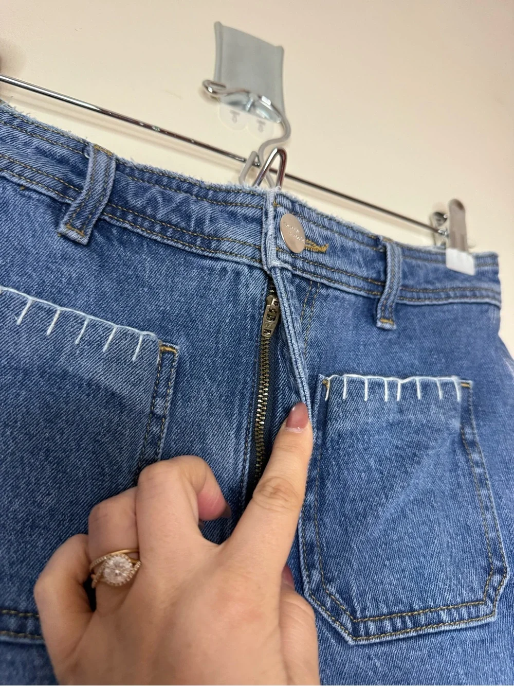 ANTHRO SEVENTY + MOCHI Mabel Retro Embroidered Patch Pocket Summer Denim Shorts - Picture 5 of 9